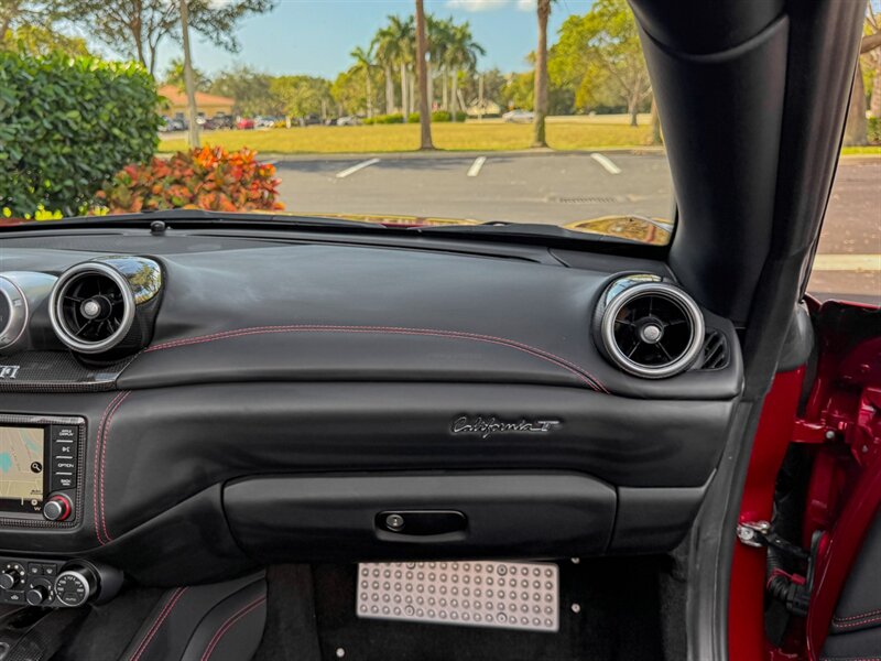 2016 Ferrari California T   - Photo 37 - Bonita Springs, FL 34134