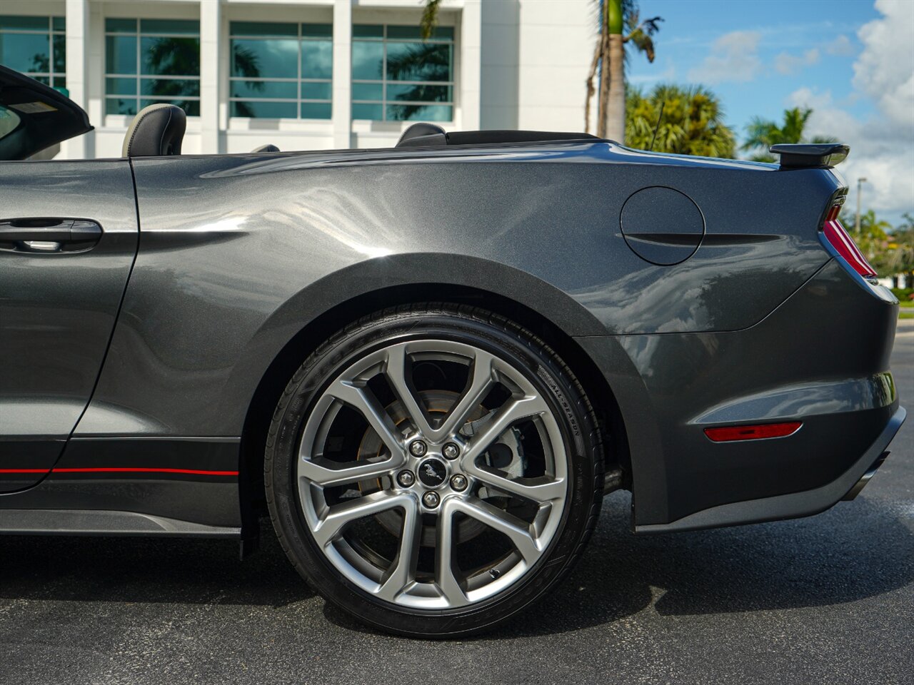 2019 Ford Mustang GT Premium   - Photo 13 - Bonita Springs, FL 34134