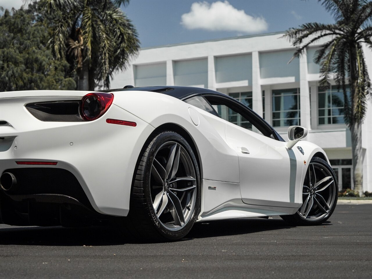 2017 Ferrari 488 GTB   - Photo 66 - Bonita Springs, FL 34134