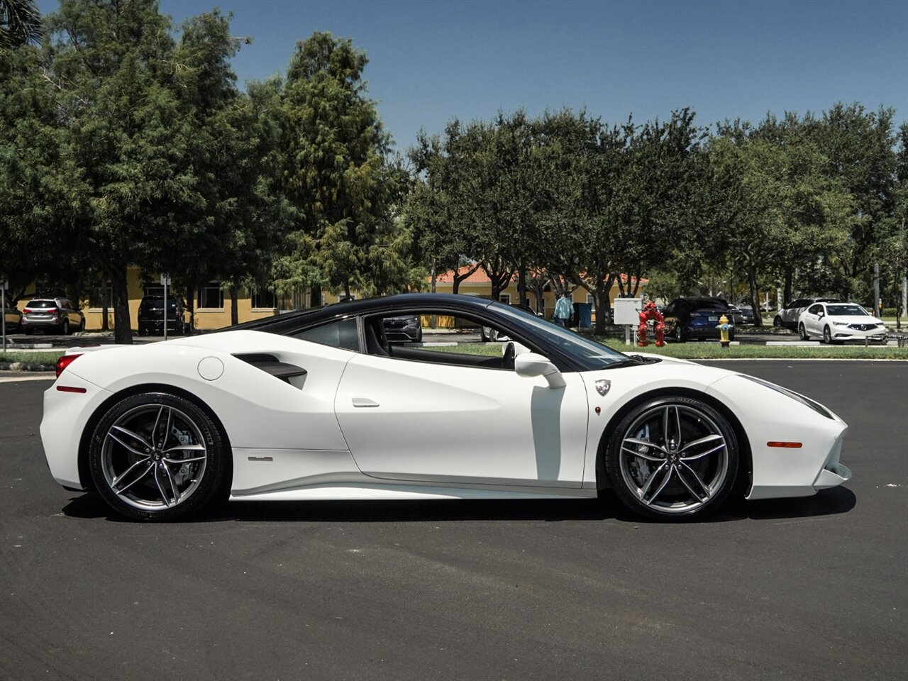 2017 Ferrari 488 GTB   - Photo 68 - Bonita Springs, FL 34134