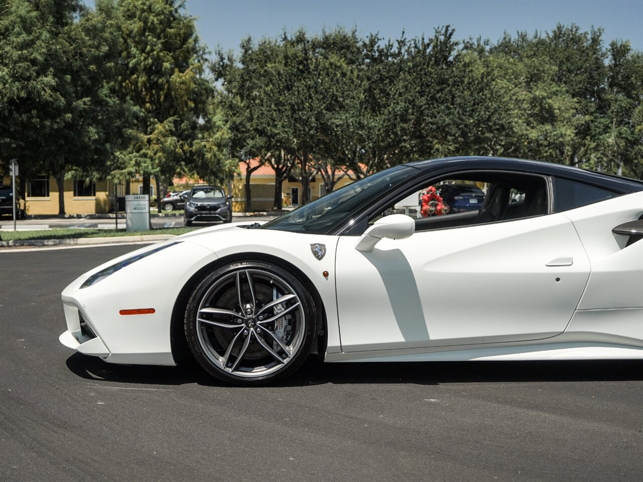 2017 Ferrari 488 GTB   - Photo 46 - Bonita Springs, FL 34134