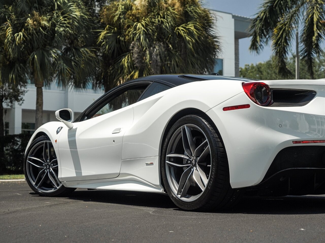 2017 Ferrari 488 GTB   - Photo 53 - Bonita Springs, FL 34134