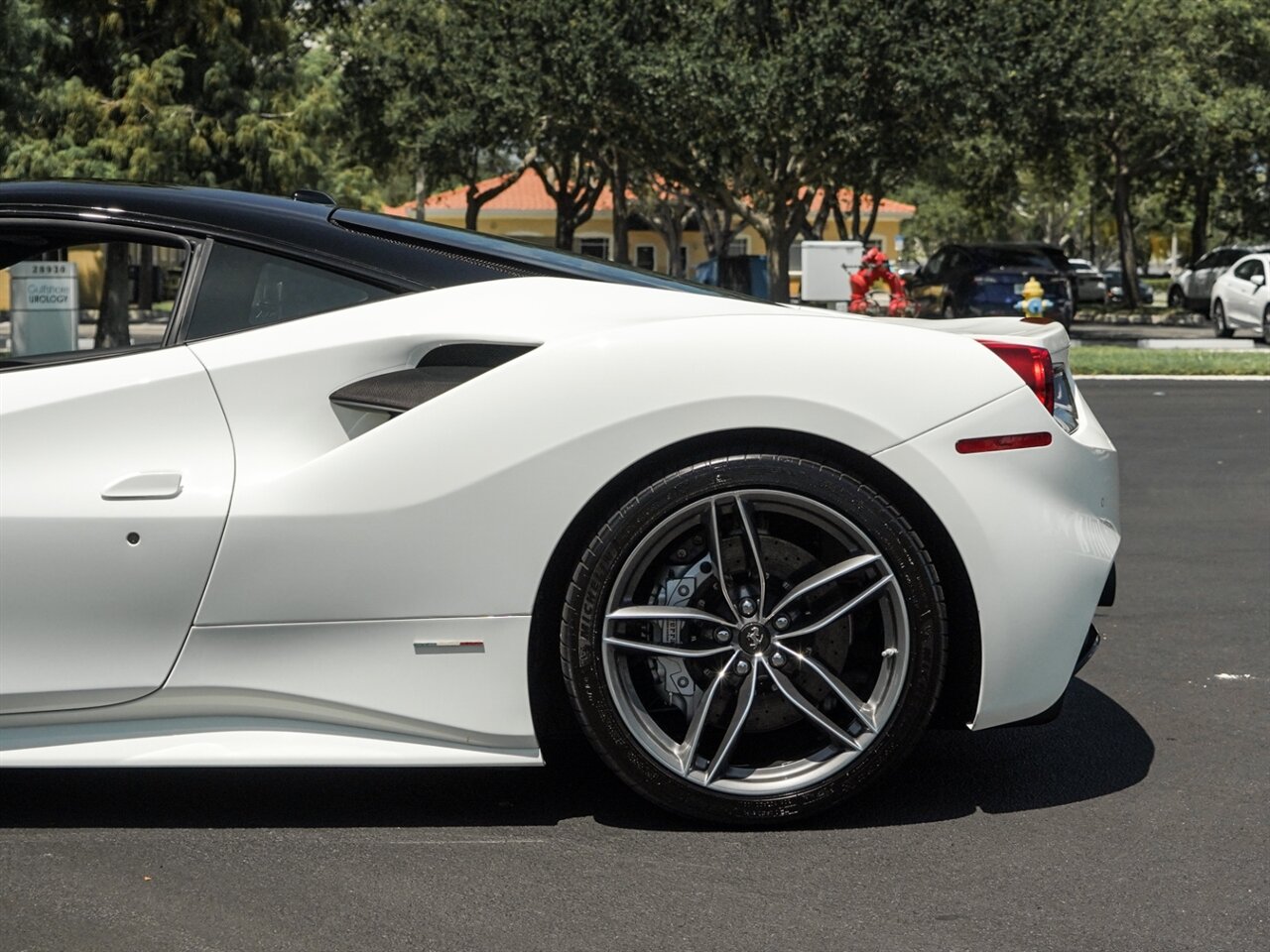 2017 Ferrari 488 GTB   - Photo 48 - Bonita Springs, FL 34134