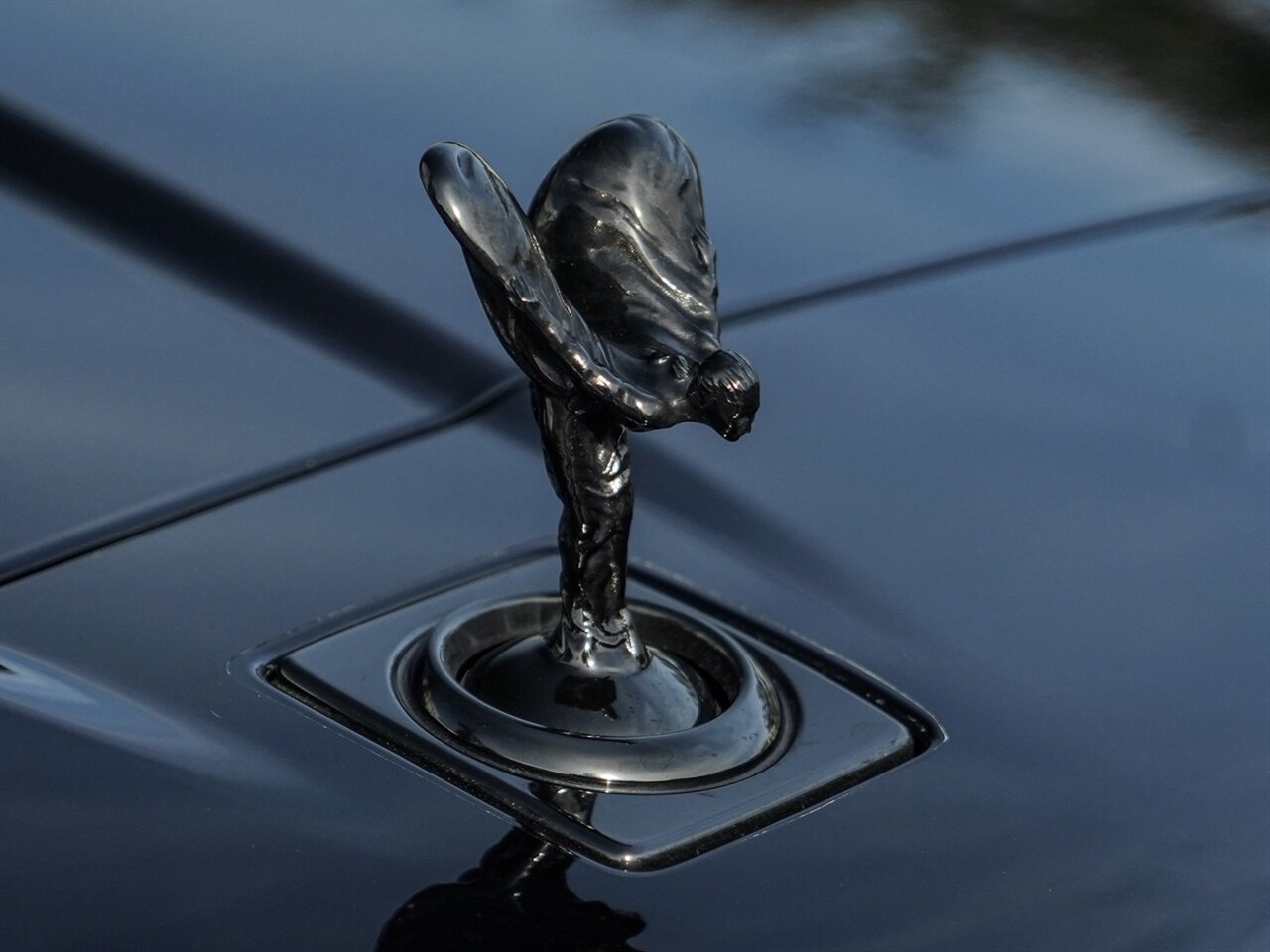 2021 Rolls-Royce Black Badge Cullinan   - Photo 7 - Bonita Springs, FL 34134