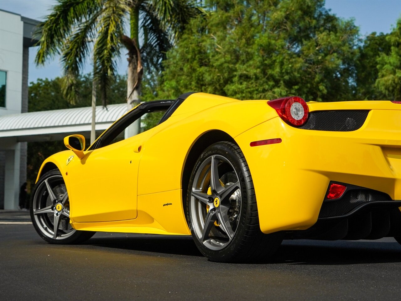 2015 Ferrari 458 Spider   - Photo 49 - Bonita Springs, FL 34134