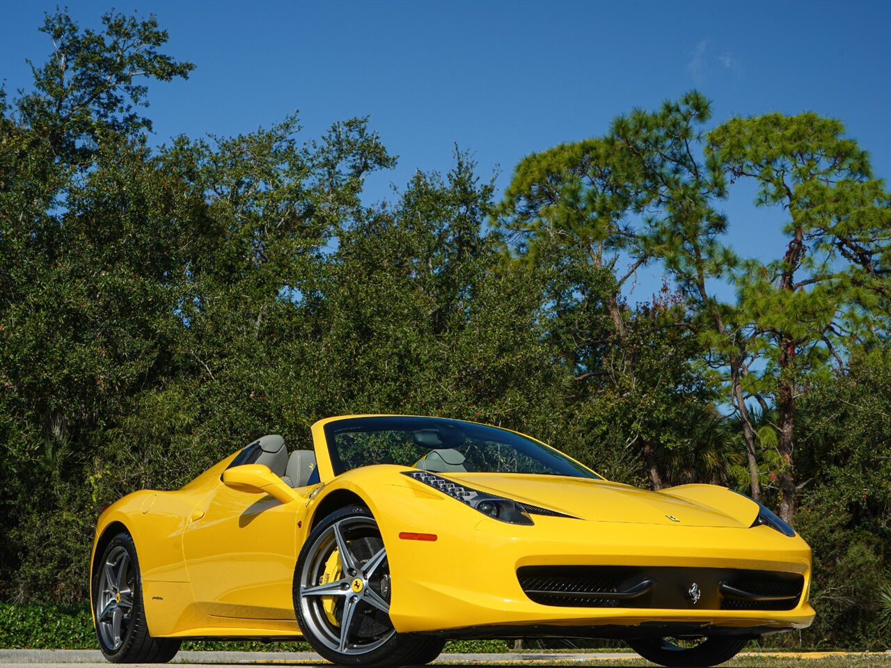 2015 Ferrari 458 Spider   - Photo 30 - Bonita Springs, FL 34134