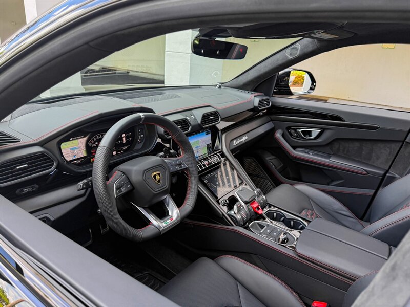2024 Lamborghini Urus S - Photo 2 - Bonita Springs, FL 34134