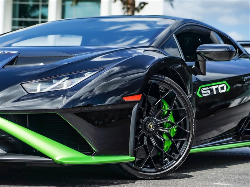 2022 Lamborghini Huracan STO   - Photo 3 - Bonita Springs, FL 34134