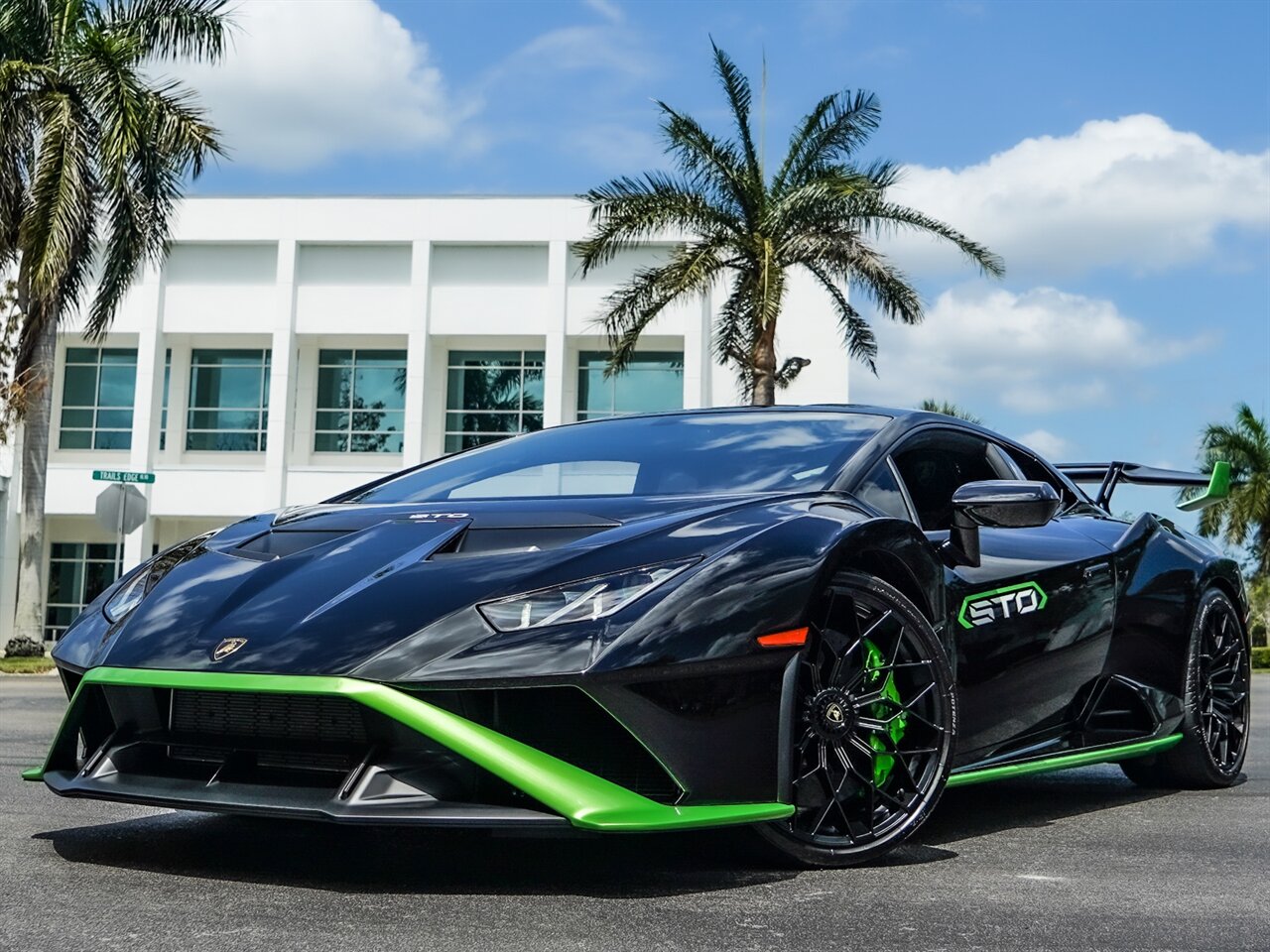 2022 Lamborghini Huracan STO   - Photo 11 - Bonita Springs, FL 34134
