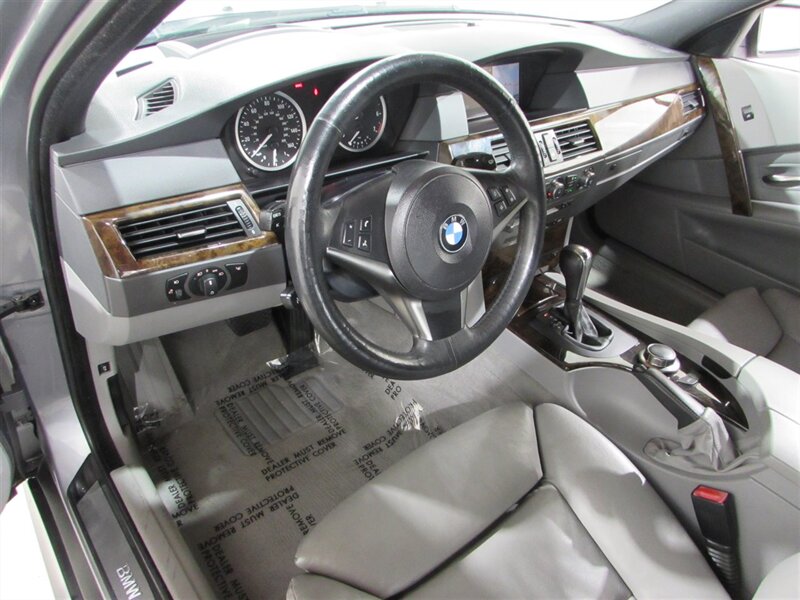 2007 BMW 5-Series 550i photo