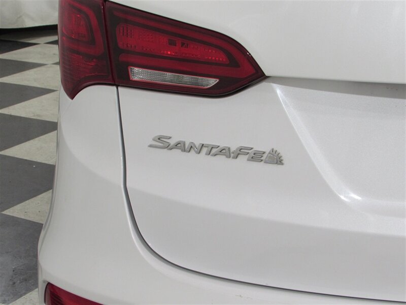 2018 Hyundai Santa Fe Sport 2.4L SE photo