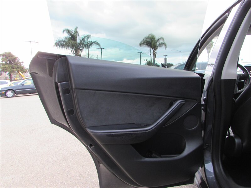 2022 Tesla Model Y Long Range - Photo 19 - Dublin, CA 94568