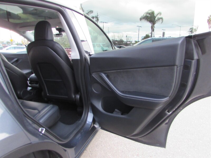 2022 Tesla Model Y Long Range - Photo 24 - Dublin, CA 94568