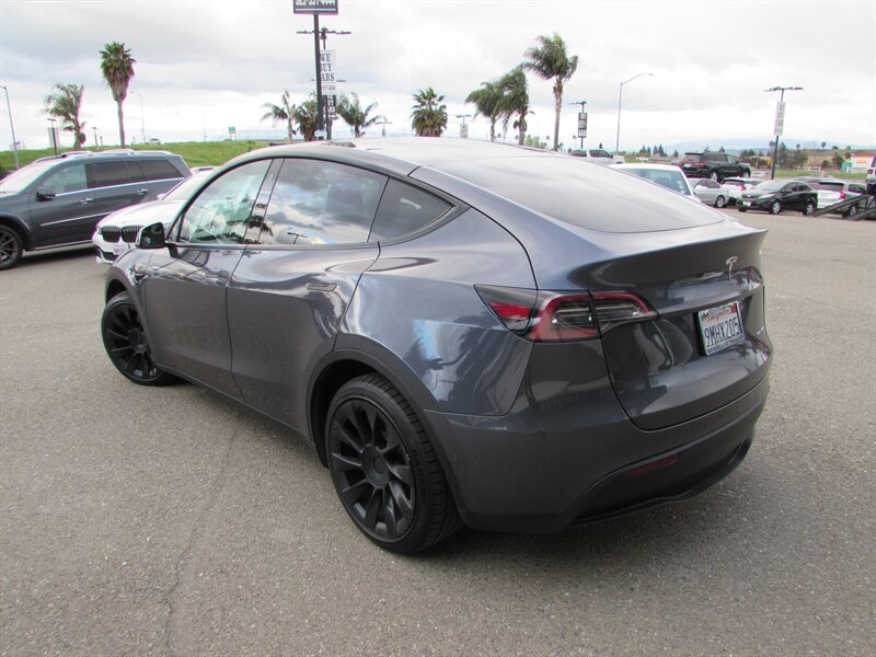 2022 Tesla Model Y Long Range - Photo 4 - Dublin, CA 94568