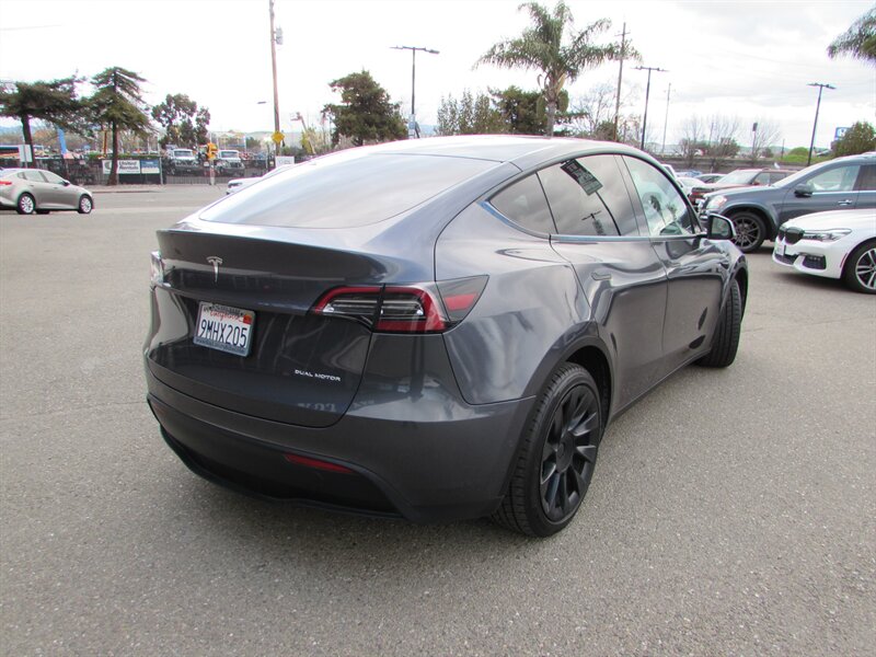 2022 Tesla Model Y Long Range - Photo 5 - Dublin, CA 94568