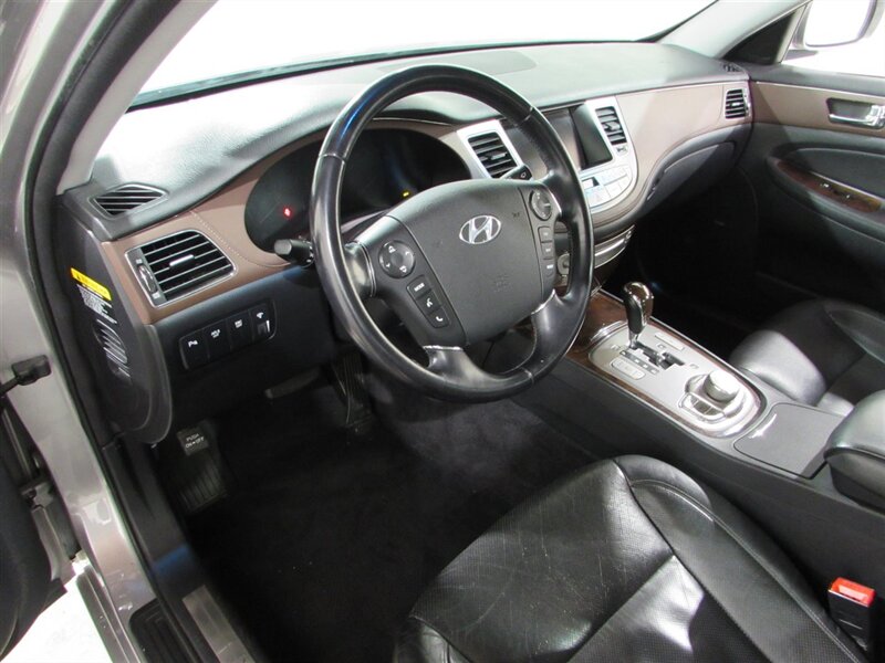 2009 Hyundai Genesis 3.8L V6 photo