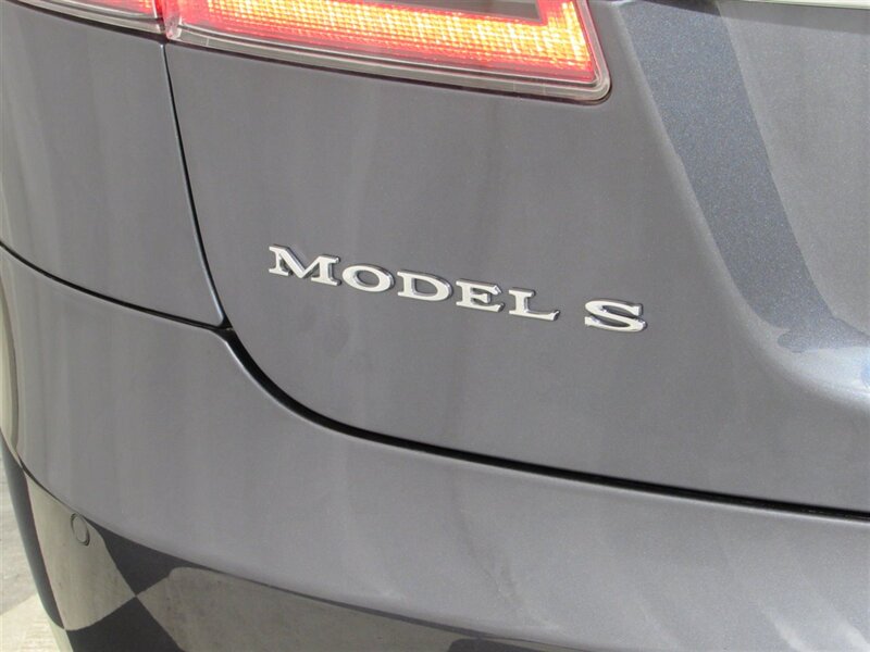 2015 Tesla Model S 85 photo