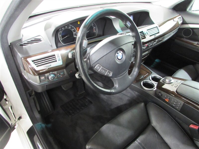 2007 BMW 7-Series 750Li photo