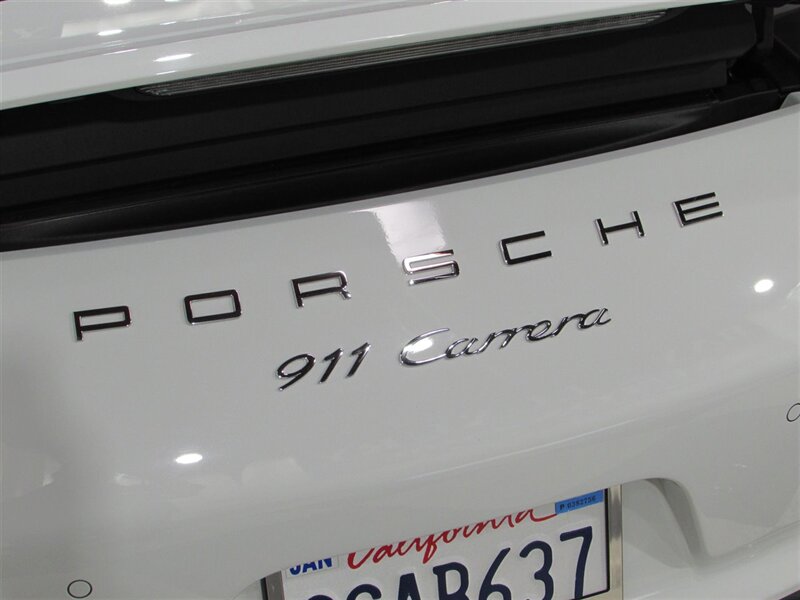 2018 Porsche 911 Carrera photo
