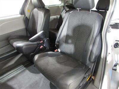 2011 Toyota Sienna SE 8-Passenger   - Photo 31 - Dublin, CA 94568