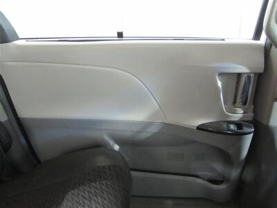 2011 Toyota Sienna SE 8-Passenger   - Photo 32 - Dublin, CA 94568