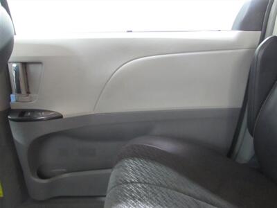2011 Toyota Sienna SE 8-Passenger   - Photo 33 - Dublin, CA 94568