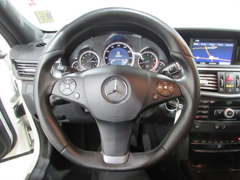 2010 Mercedes-Benz E-Class E350 Luxury photo