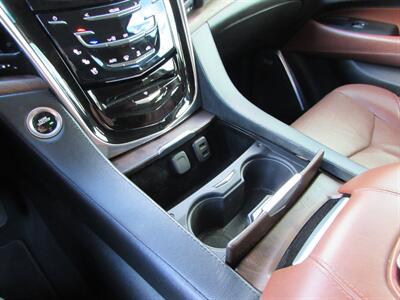 2018 Cadillac Escalade Premium Luxury   - Photo 17 - Dublin, CA 94568