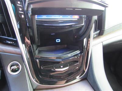 2018 Cadillac Escalade Premium Luxury   - Photo 16 - Dublin, CA 94568