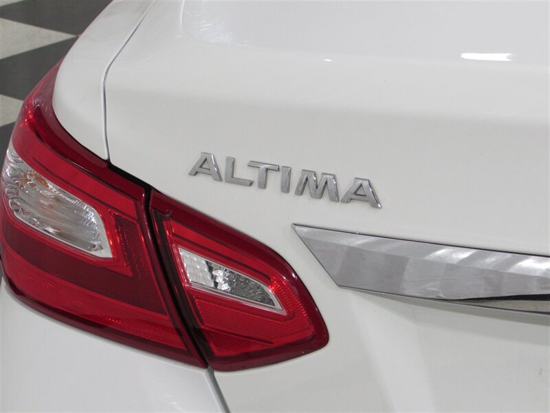 2017 Nissan Altima 2.5 SV photo
