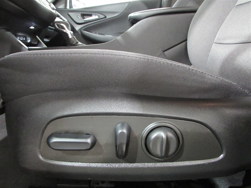 2023 Chevrolet Malibu LT - Photo 9 - Dublin, CA 94568