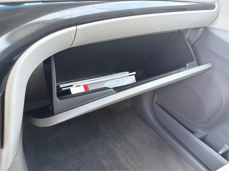 2012 Toyota Sienna LE 7-Passenger Auto - Photo 26 - Dublin, CA 94568