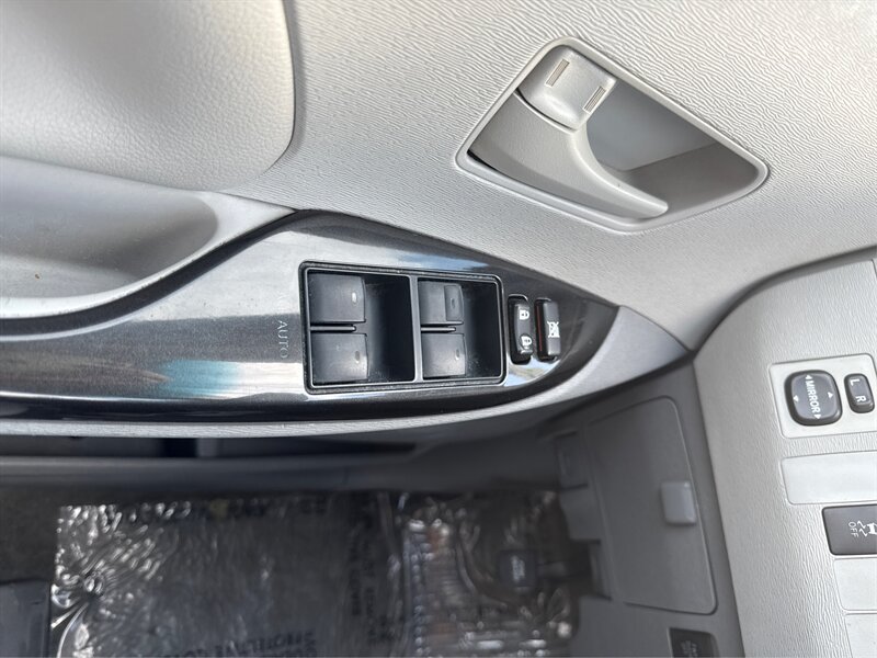 2012 Toyota Sienna LE 7-Passenger Auto - Photo 27 - Dublin, CA 94568