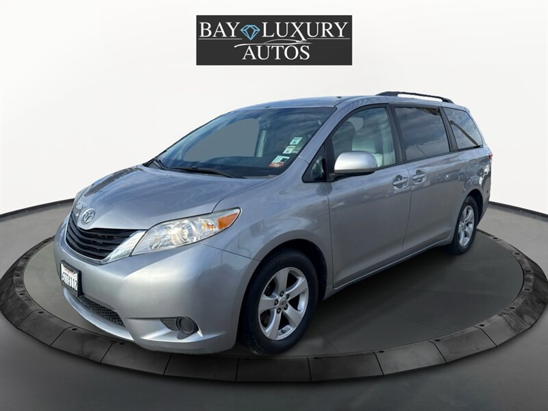 2012 Toyota Sienna LE 7-Passenger Auto  
