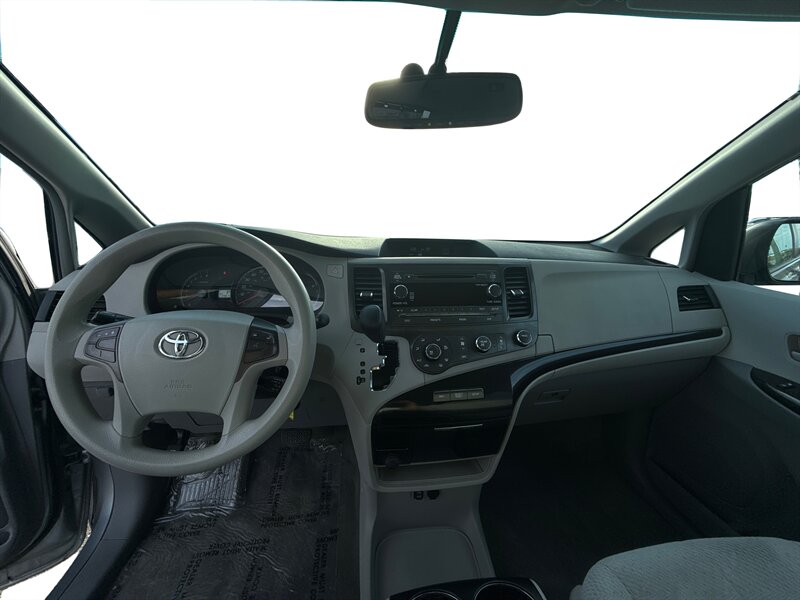2012 Toyota Sienna LE 7-Passenger Auto - Photo 10 - Dublin, CA 94568