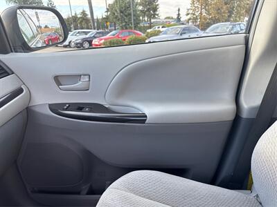 2012 Toyota Sienna LE 7-Passenger Auto - Photo 20 - Dublin, CA 94568