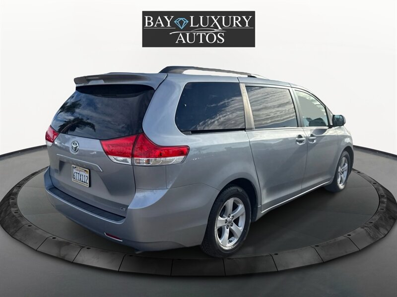 2012 Toyota Sienna LE 7-Passenger Auto - Photo 6 - Dublin, CA 94568