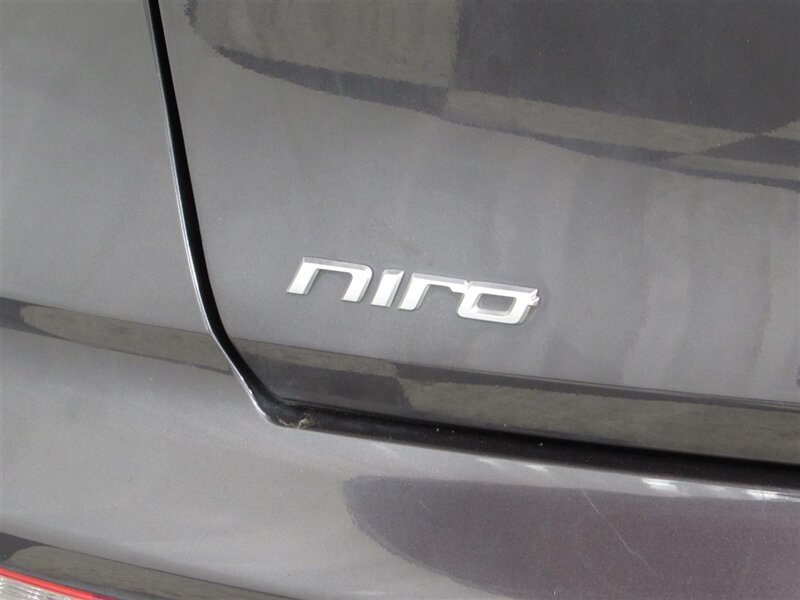 2018 Kia Niro Plug-In Hybrid LX photo