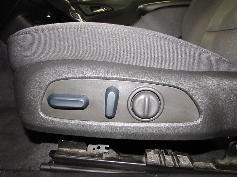 2023 Chevrolet Malibu LT - Photo 19 - Dublin, CA 94568