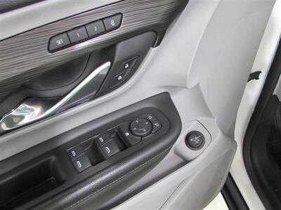 2023 GMC Terrain SLT   - Photo 14 - Dublin, CA 94568