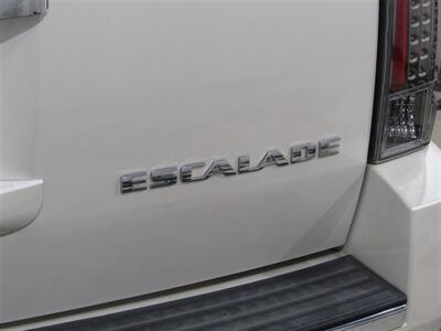 2013 Cadillac Escalade ESV Premium   - Photo 12 - Dublin, CA 94568
