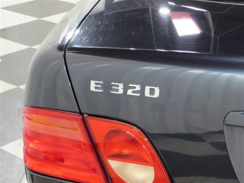 1997 Mercedes-Benz E-Class E320 photo