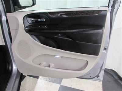 2014 Chrysler Town & Country Touring   - Photo 57 - Dublin, CA 94568