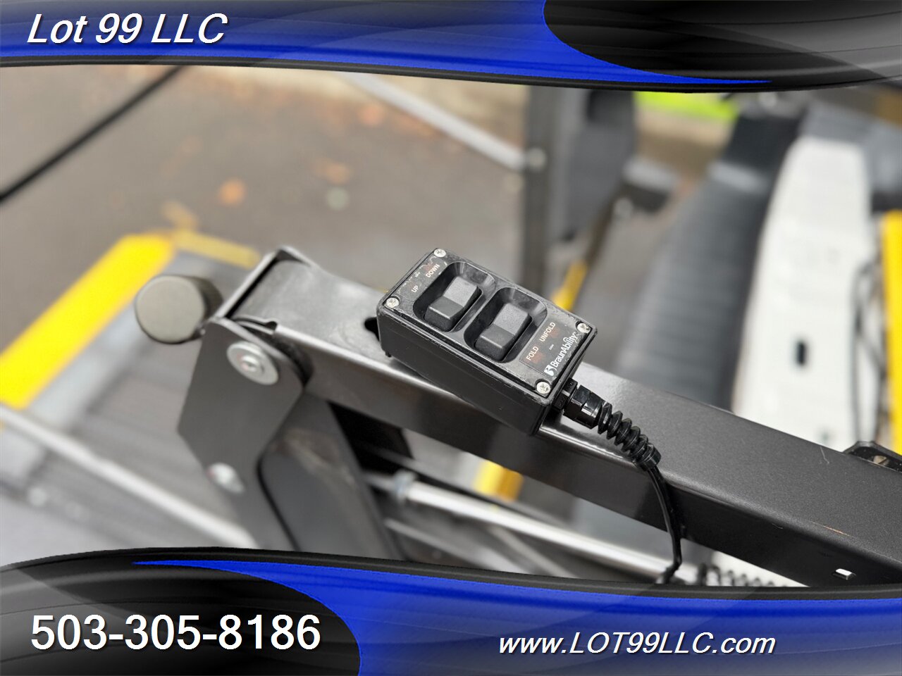 2018 Ford Transit MID Roof 91k ** WHEELCHAIR VAN** 6 Passenger Viny  Seats Braun Rear Lift Backup Camera - Photo 44 - Milwaukie, OR 97267