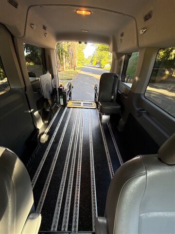 2018 Ford Transit 140k ** WHEELCHAIR VAN ** 34 " Wide Ramp BraunAbility Interlock Flooring - Photo 44 - Milwaukie, OR 97267