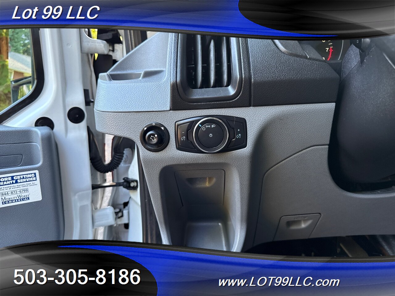 2018 Ford Transit 140k ** WHEELCHAIR VAN ** 34 " Wide Ramp BraunAbility Interlock Flooring - Photo 35 - Milwaukie, OR 97267