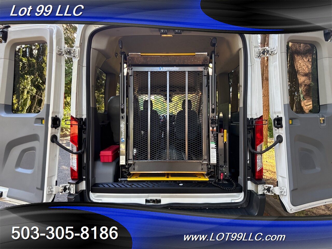2018 Ford Transit 140k ** WHEELCHAIR VAN ** 34 " Wide Ramp BraunAbility Interlock Flooring - Photo 2 - Milwaukie, OR 97267
