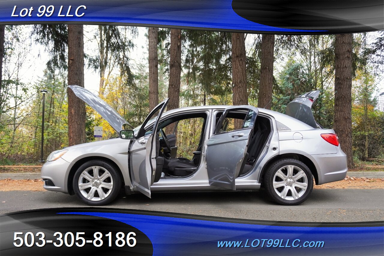 2013 Chrysler 200 LX Sedan 2.4L Automatic Premium Wheels 29 MPG - Photo 31 - Milwaukie, OR 97267