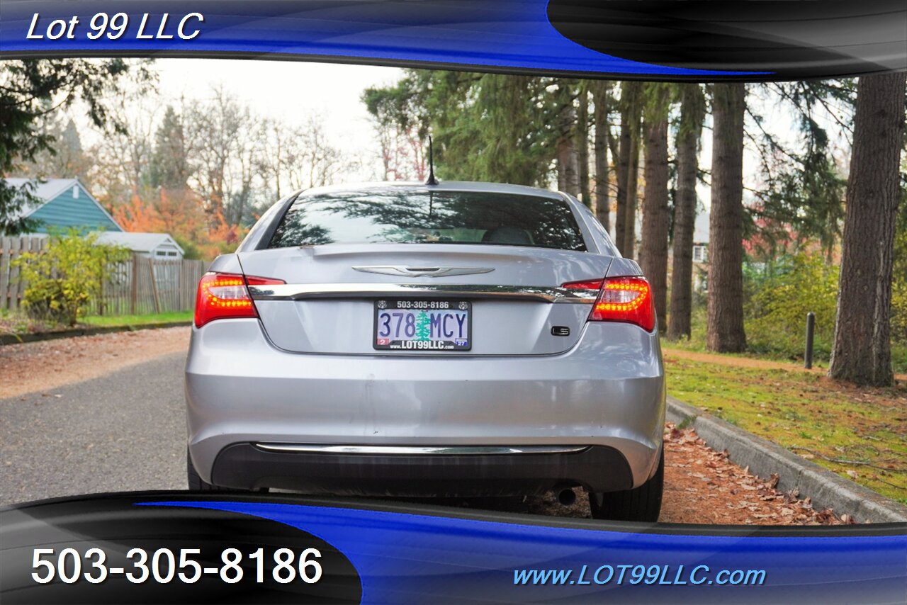 2013 Chrysler 200 LX Sedan 2.4L Automatic Premium Wheels 29 MPG - Photo 11 - Milwaukie, OR 97267