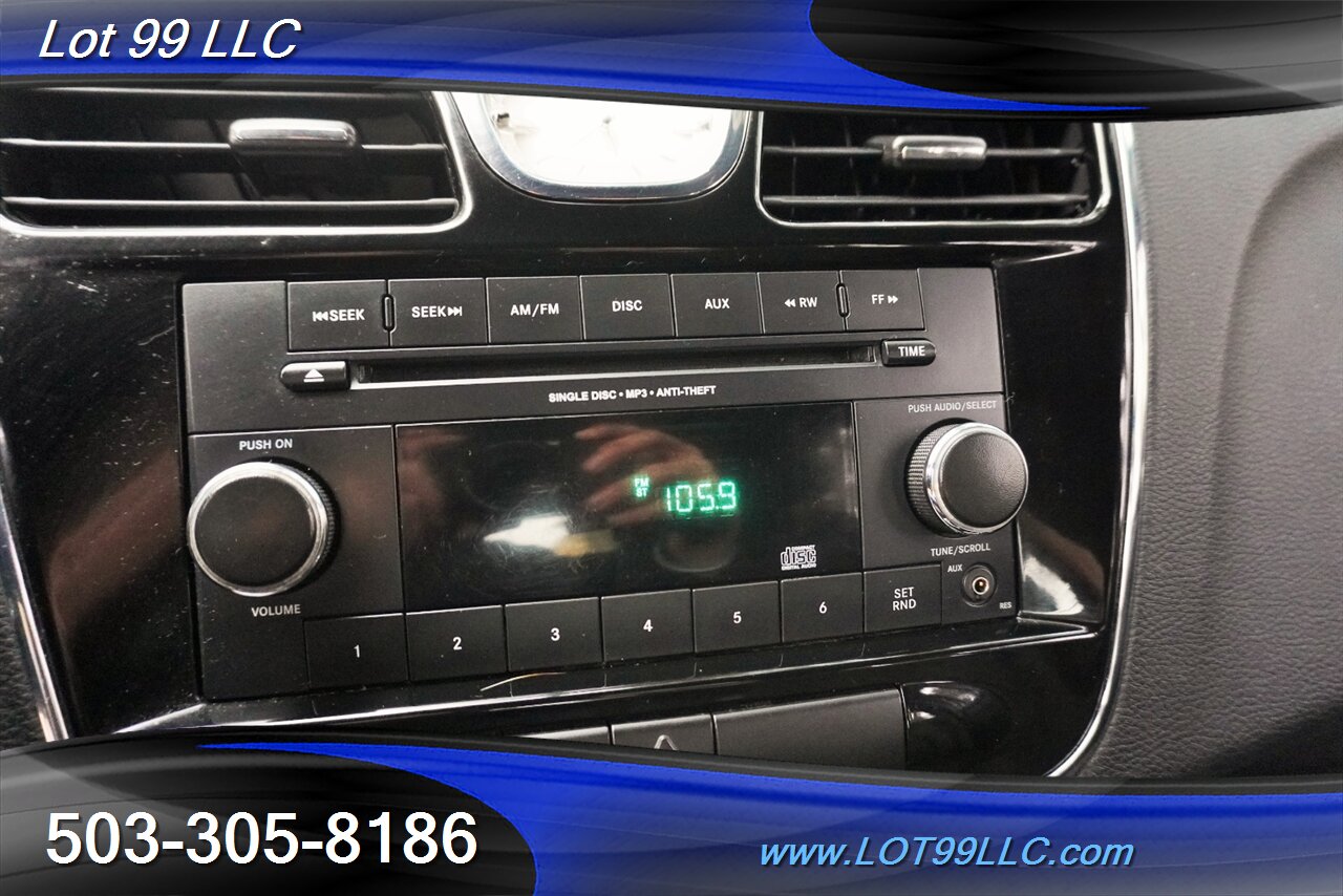 2013 Chrysler 200 LX Sedan 2.4L Automatic Premium Wheels 29 MPG - Photo 19 - Milwaukie, OR 97267
